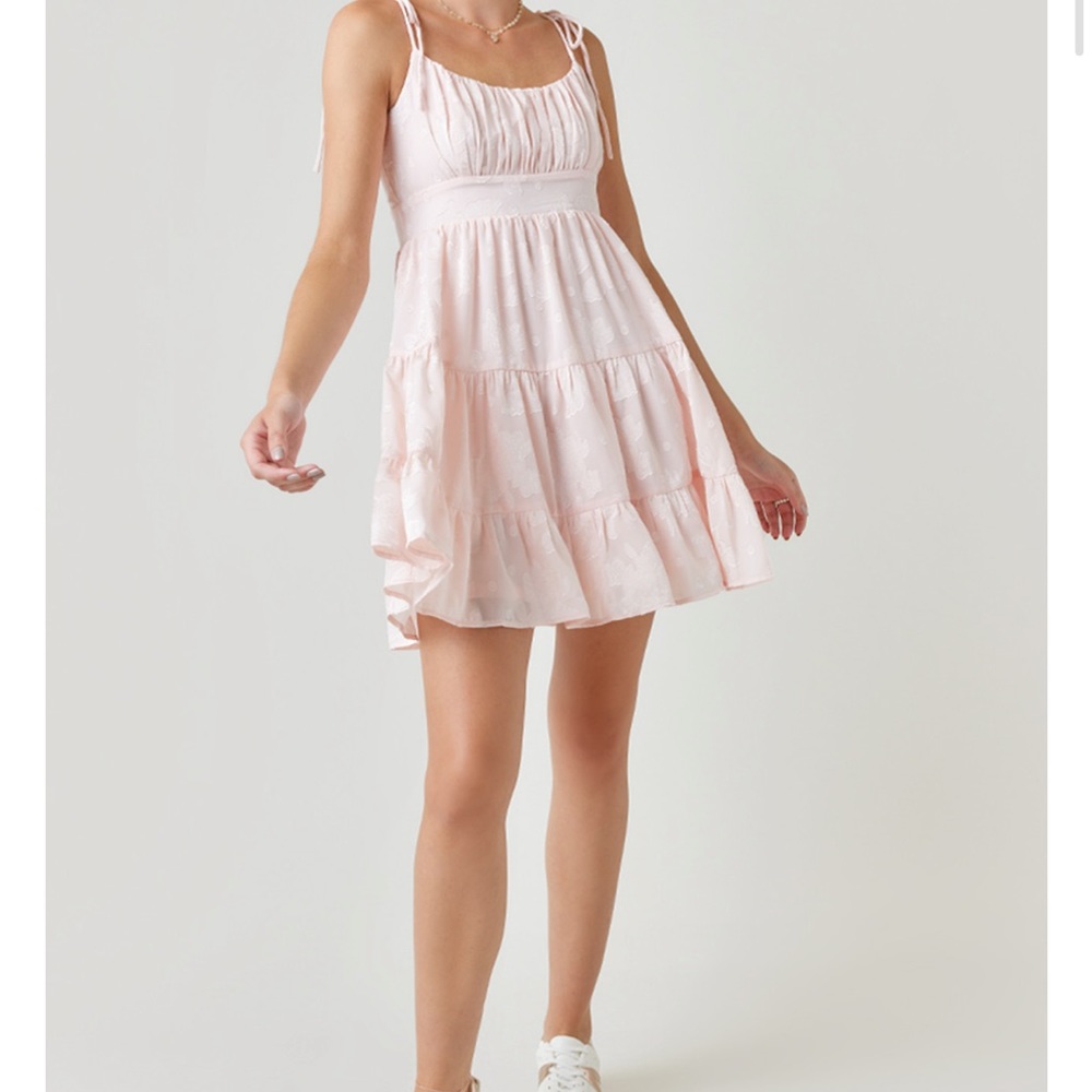 Super cute dress worn once to tea party comes with headband
